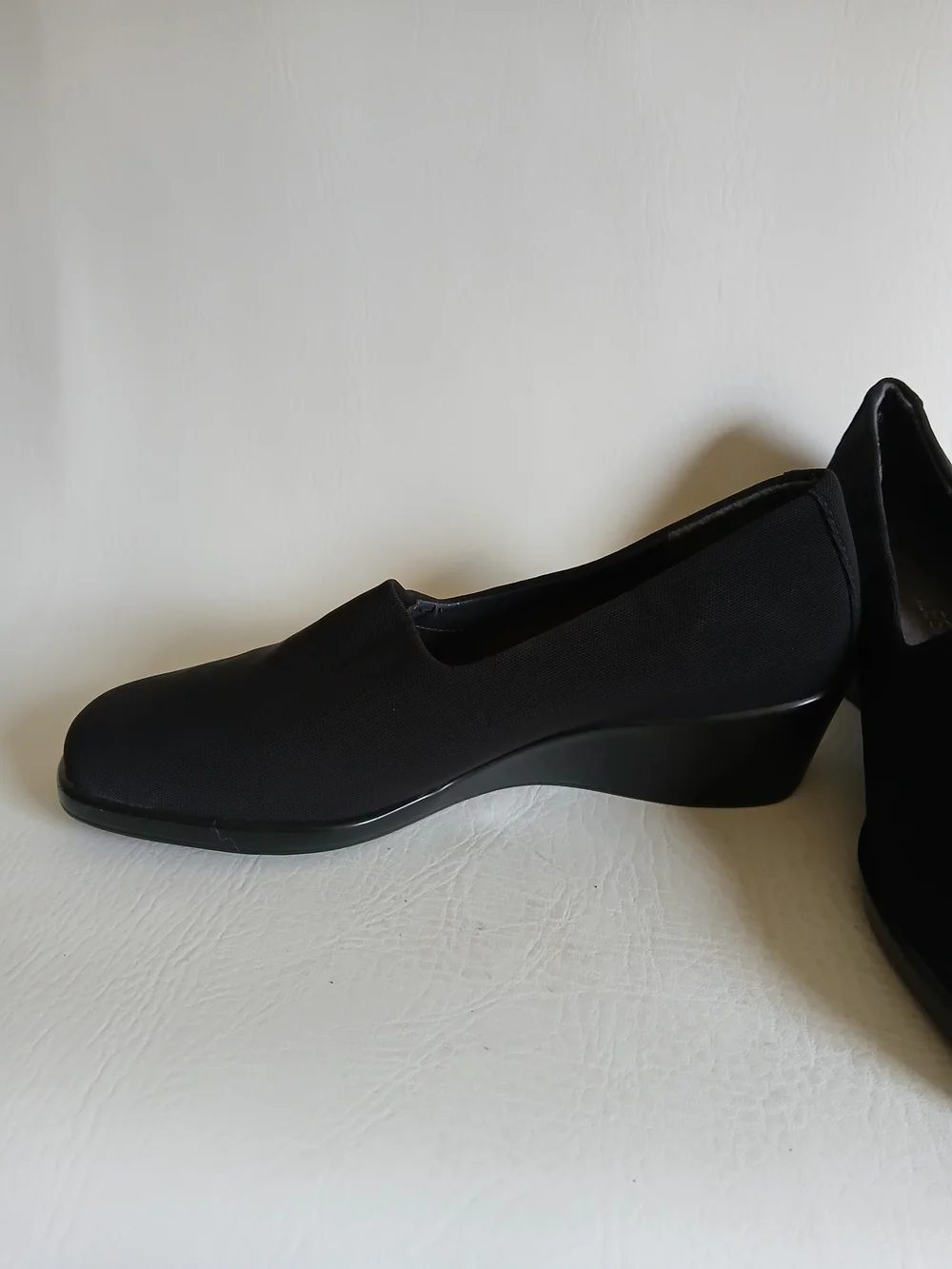 AEROSOLES Black Slip-On Wedge Loafers Microfabric Sz8M